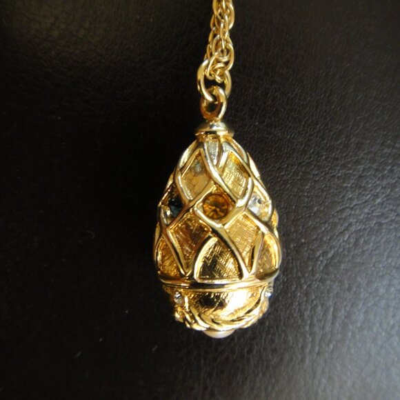 Vintage Joan Rivers Classics Collection Faberge Egg Pendant Necklace - Picture 9 of 10